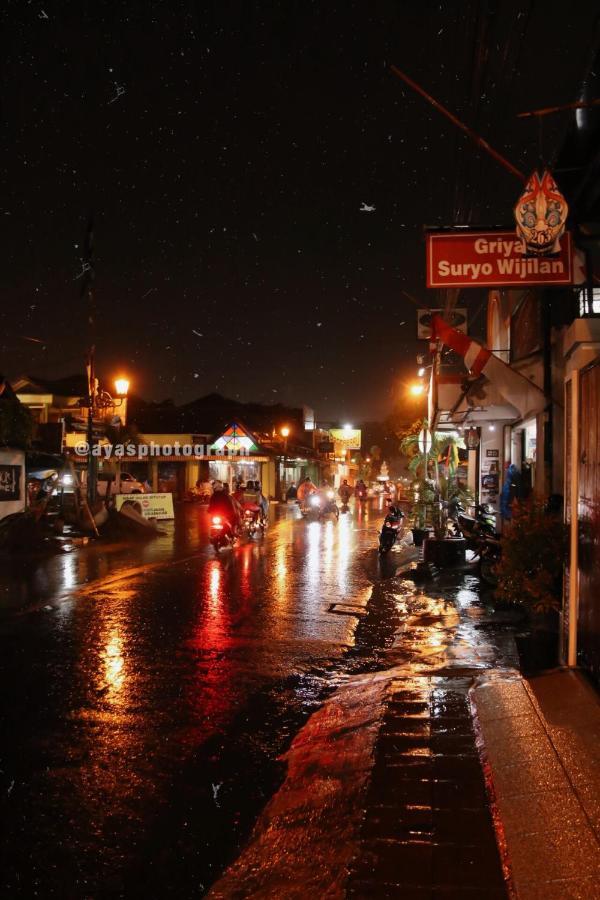 Griya Suryo Wijilan Hotel Yogyakarta Ngoại thất bức ảnh