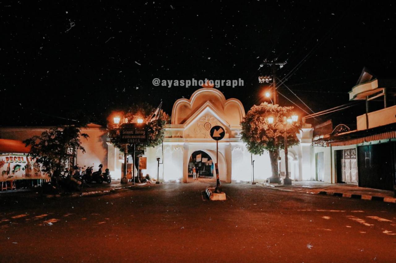 Griya Suryo Wijilan Hotel Yogyakarta Ngoại thất bức ảnh