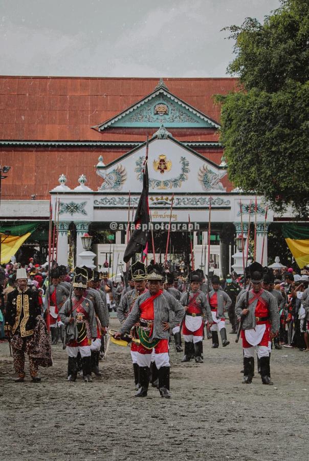 Griya Suryo Wijilan Hotel Yogyakarta Ngoại thất bức ảnh