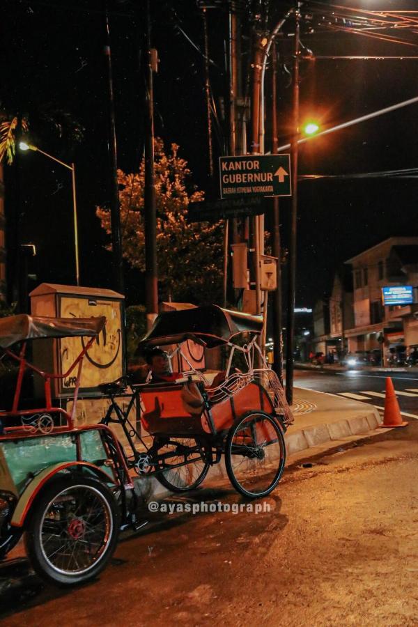 Griya Suryo Wijilan Hotel Yogyakarta Ngoại thất bức ảnh