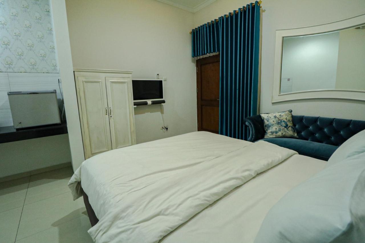 Griya Suryo Wijilan Hotel Yogyakarta Ngoại thất bức ảnh